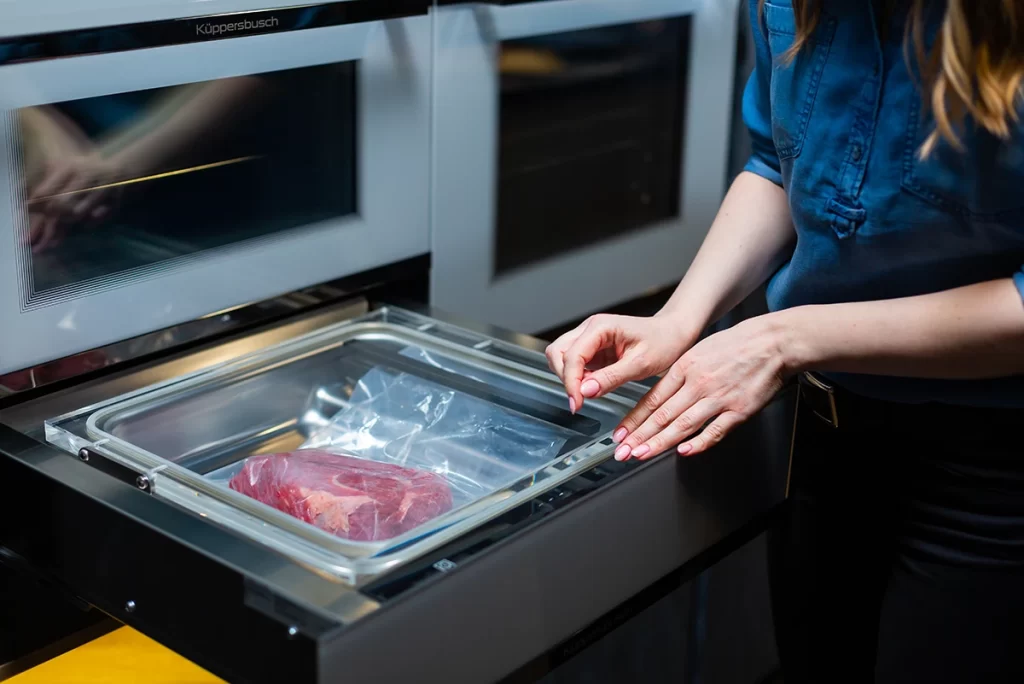 เปรียบเทียบ “เครื่องซีลสูญญากาศแบบบ้าน” กับ “แบบอุตสาหกรรม” เลือกอะไรดี?